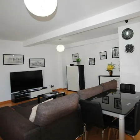 Fantastic 2 Bedroom In Centre Of Funchal Apartment *