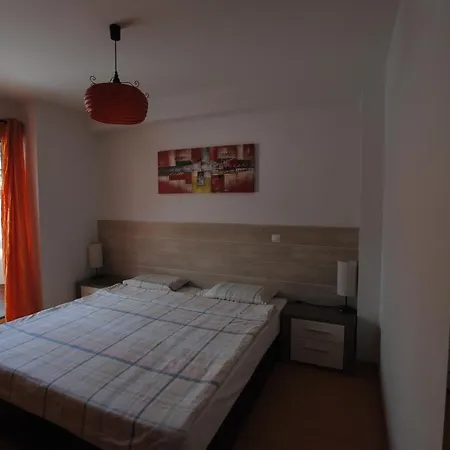 Fantastic 2 Bedroom In Centre Of Funchal Apartment *